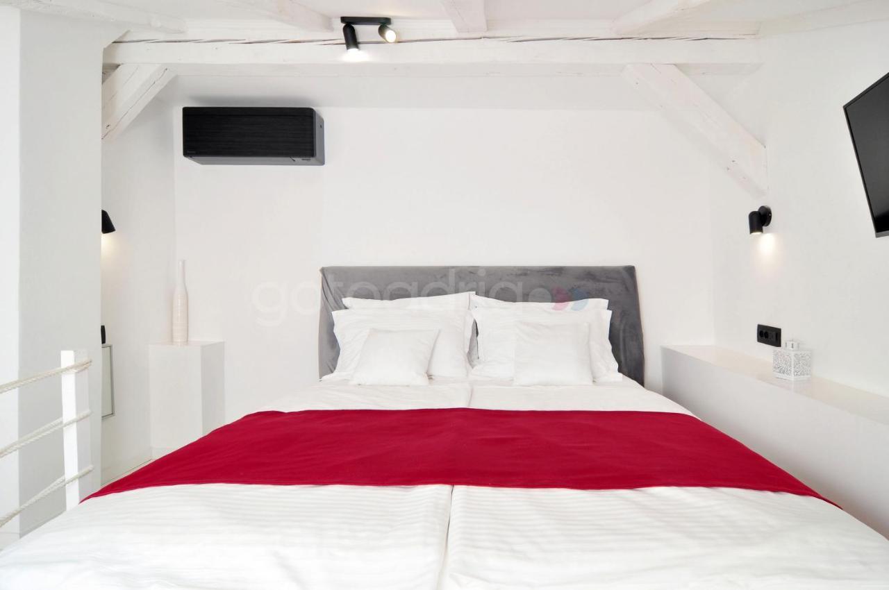 Beachfront Deluxe B&B Makarska Exterior foto
